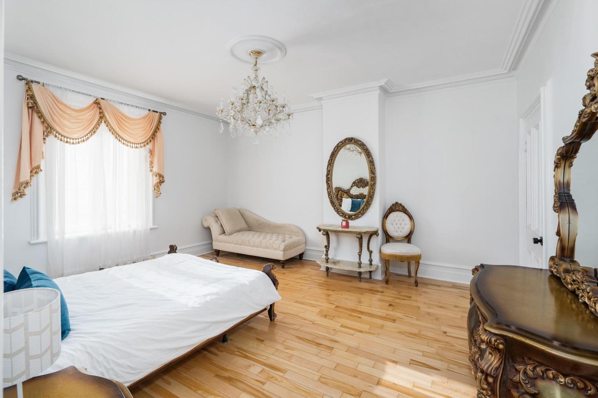 מונטריאול Centennial 6-Bedroom Waterfront Palace Sleeps 14 מראה חיצוני תמונה