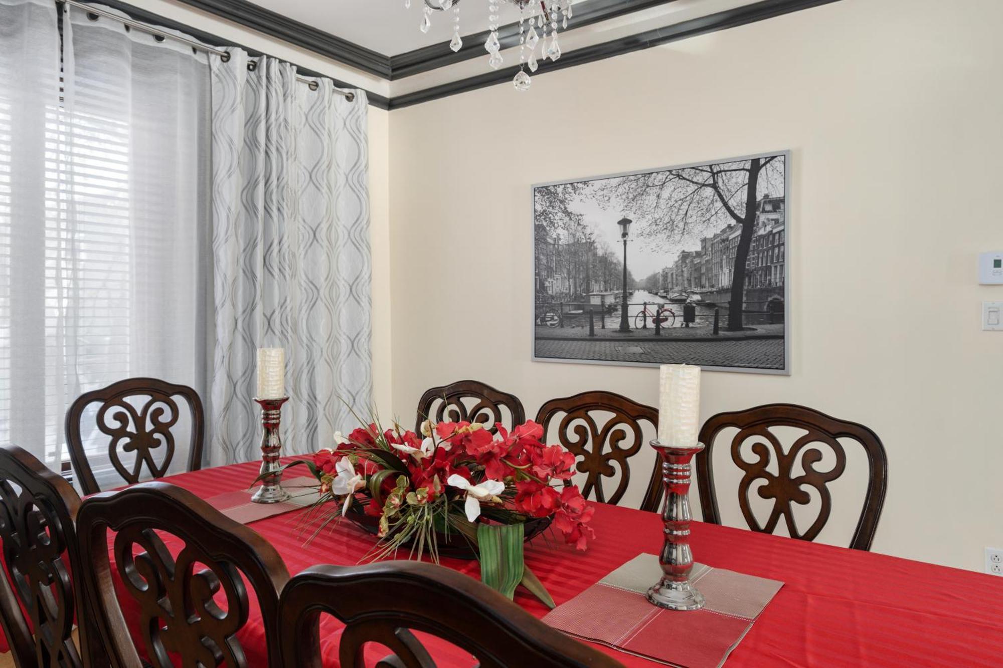 מונטריאול Centennial 6-Bedroom Waterfront Palace Sleeps 14 מראה חיצוני תמונה